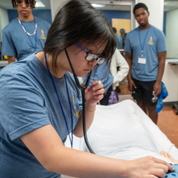Students Introduce High Schoolers to Careers in Osteopathic Medicine During Summer Camps