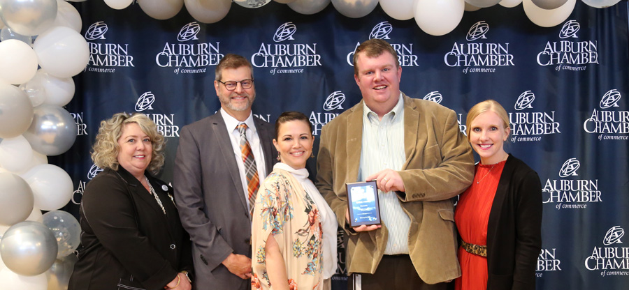 VCOM-Auburn receives AC Eagle Award VCOM-Auburn receives Auburn Chamber of Commerce's Eagle Award