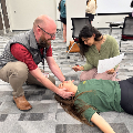 Facultyandmedicalstudentworktostabilizeactor