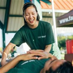 DO students working at a health fair